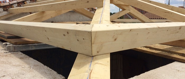 Rehabilitación de cubierta en madera laminada de vivienda unifamiliar